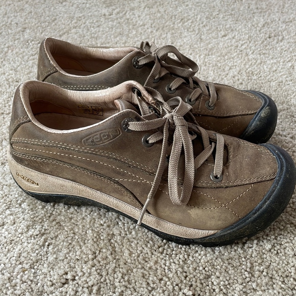 Keen Women’s Toyah Hiking Boot Ankle Low Lowcut
